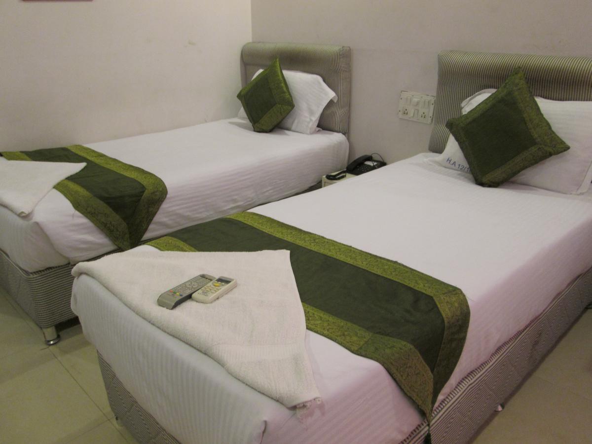 Arihant Hotel Χιντεραμπάντ Εξωτερικό φωτογραφία